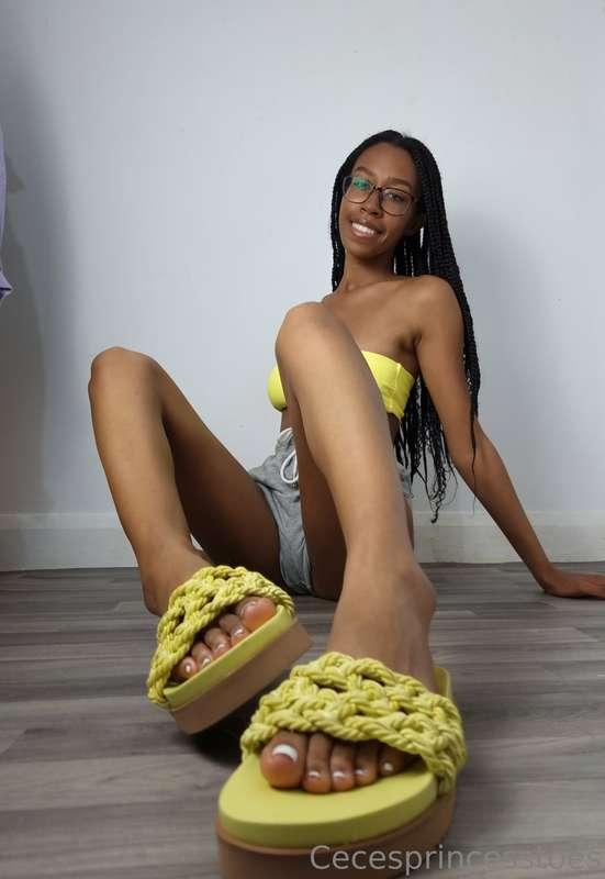 Soft pretty feet in these shoes I know you want to touch 🥰
