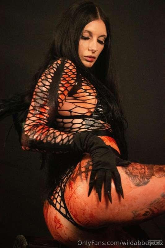 halloween season is cumming😈👻