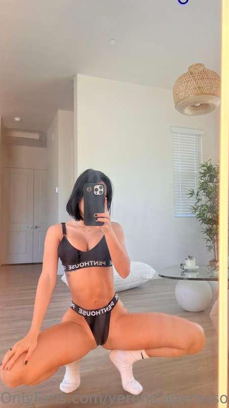 Do you want me to undress this one?🙈