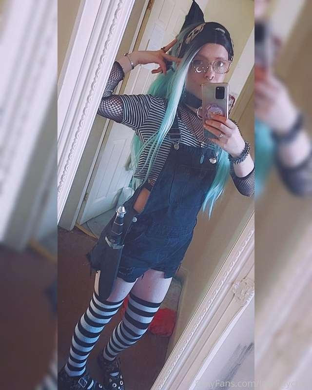 Have some pictures of me uwu 💙