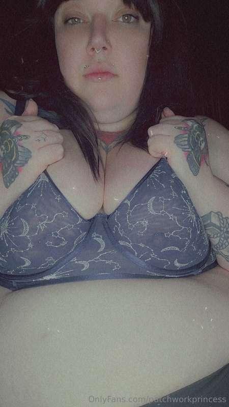 Some pun about how my tits are "ouTtA tHIs wOrLD" 🥴