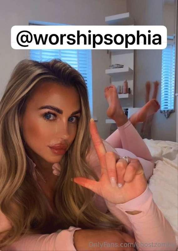 😈This bratty British mean girl @worshipsophia is ready to bu..