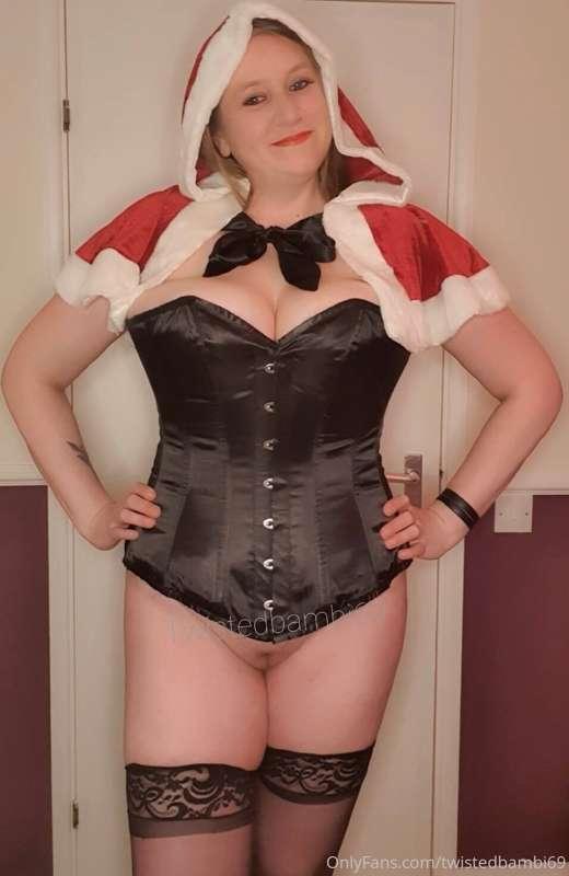 Last two photos...As my boobs looked silly over the top of t..