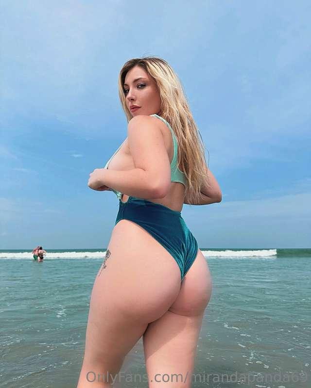 Eyes on me babe 👀🤭