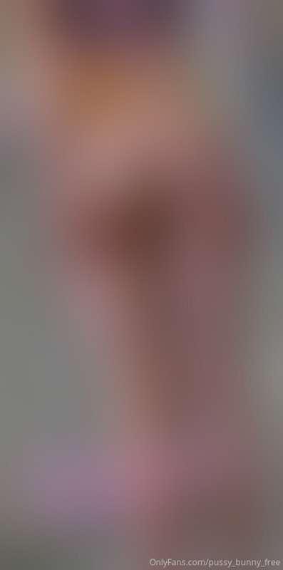 🇬🇧 Wanna see a hot picture of my perfectly shaped booty with..