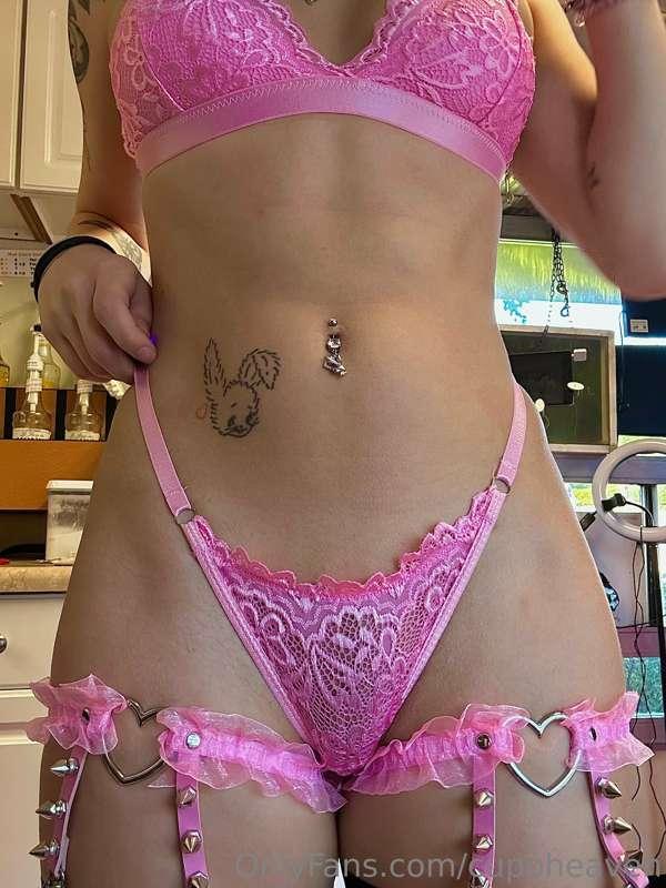pretty in pink from the front😋💗