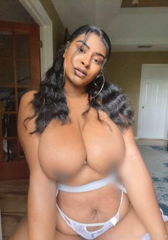 Go check your DM’s and let’s cum together 🥺🥺