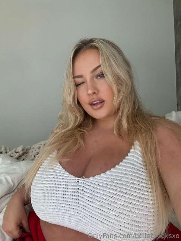 Sending a wink to brighten your day 😘