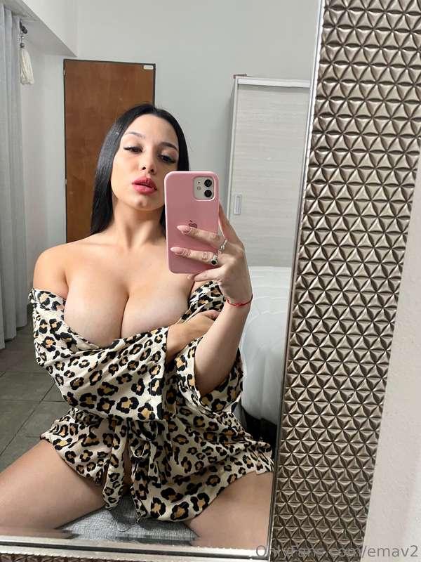 Soo horny right noww😈