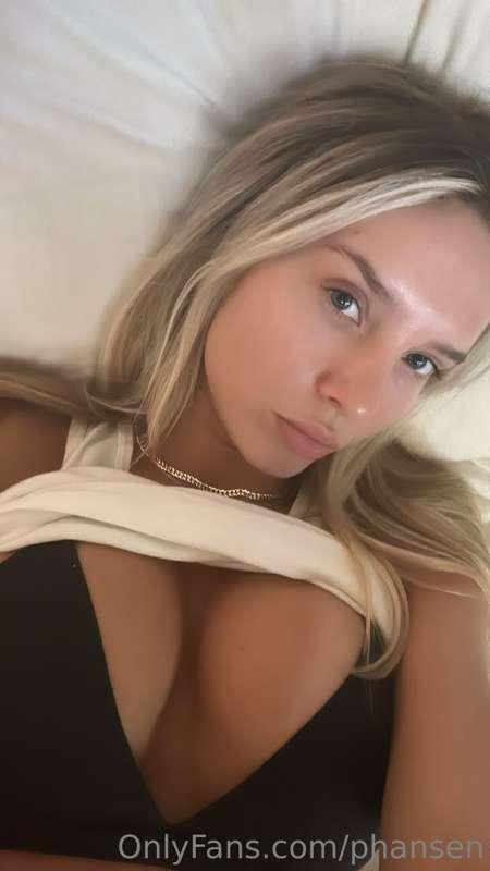 come play with meeee...I just sent you a treat in your messa..