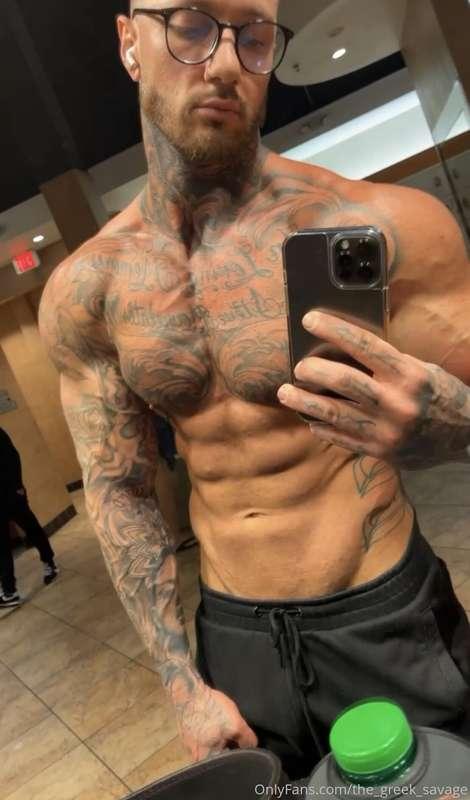That V-cut tho 😜🔥🔥🔥