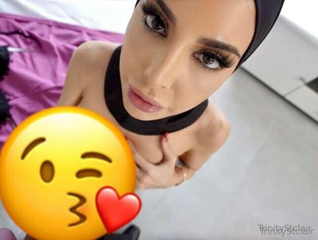 Look into my eyes while I play with that 🍆