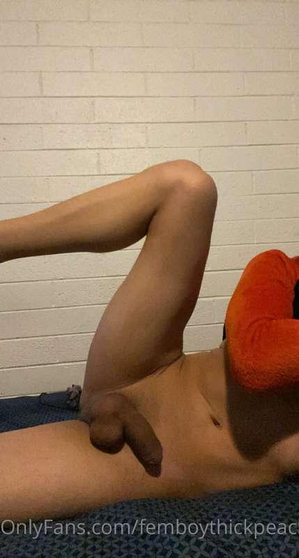 femboyfatpeach image #2
