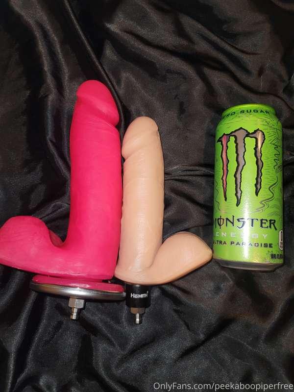Open this fuck machine bundle! 3 videos get ittt 😍 huge squi..