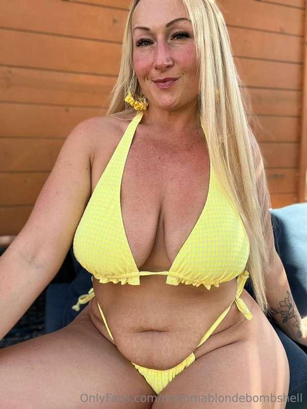 mommablondebombshell main image