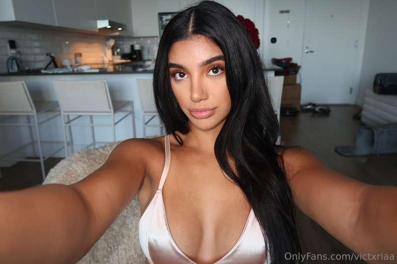 Elegance never tries too hard 🙈