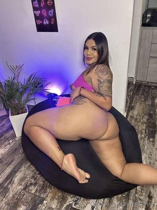 Warning: highly distracting from the back 🍑🔥