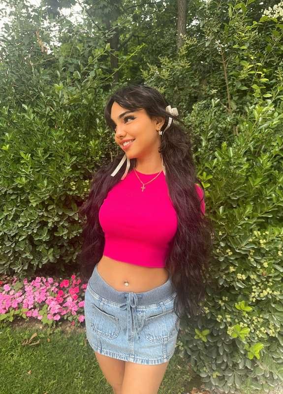 Tell me your wildest fantasy 💋 I might have something to sho..