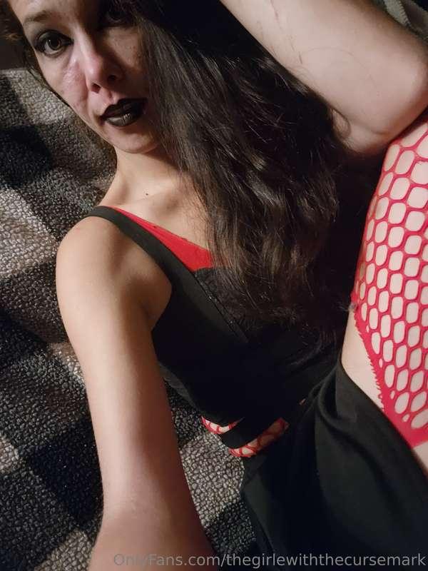 thegirlewiththecursemark image #4