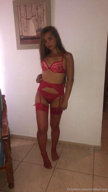 New to OnlyFans but i have been a camgirl for a while now😜
L..