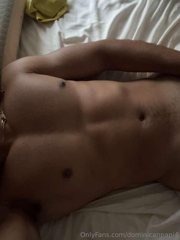 first person to make me 💦 gets a free vid 