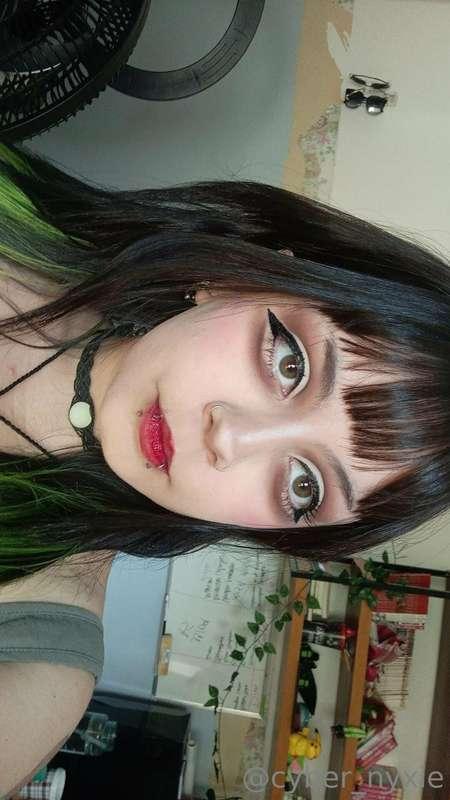 Trying out a different makeup look