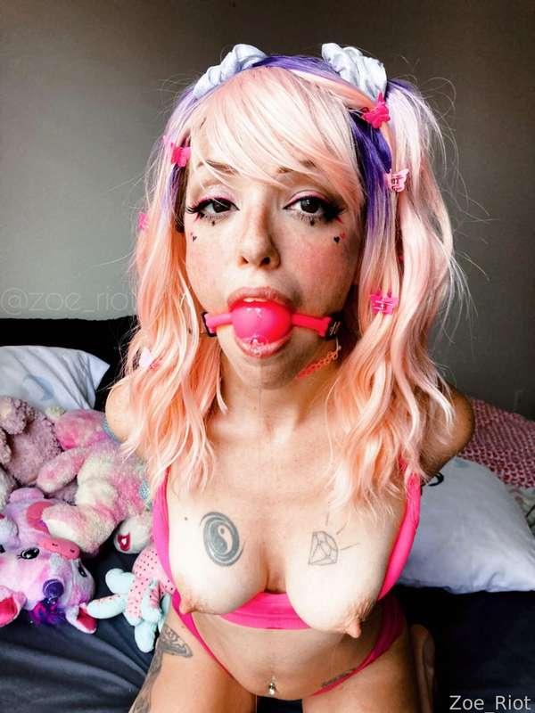zoe_riot image #8