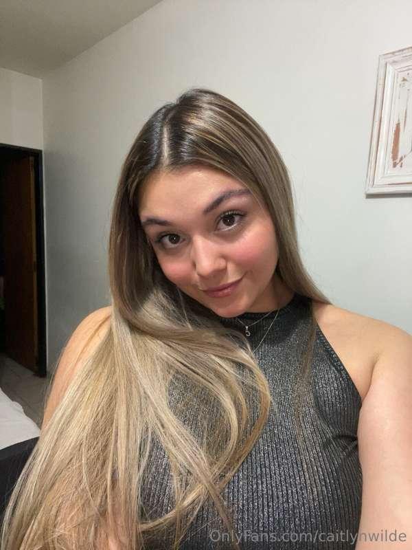 I don’t bite… unless you ask nicely 😏💋