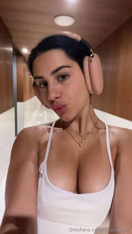pre-gym selfie 😚