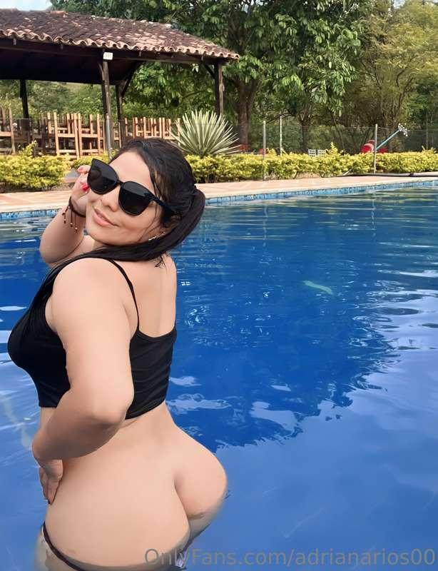 Mañanita de alberca💦  me quiero masturbar ¿quieres ver?  😍💦😈