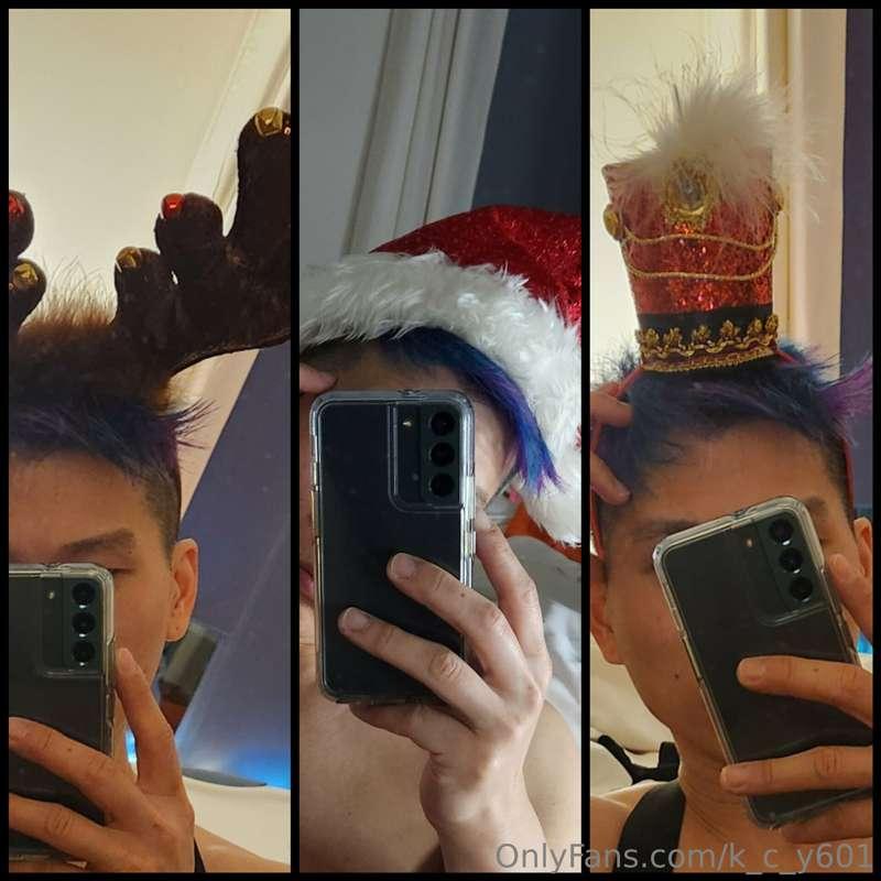 🦌, 🎅, or 🌰cracker
🎄🎁🌲🎁🎄🎁🌲🎁