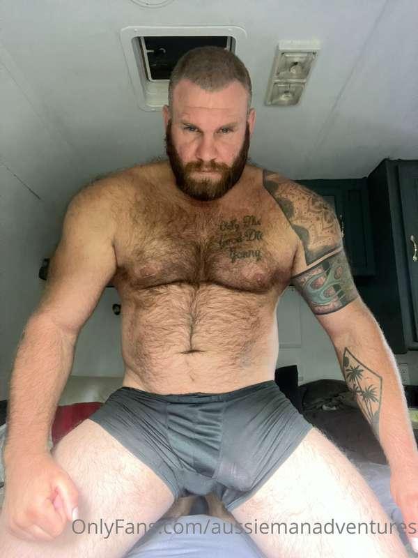 Who wants to suck on Daddy’s pink knob like a lollipop 🍭