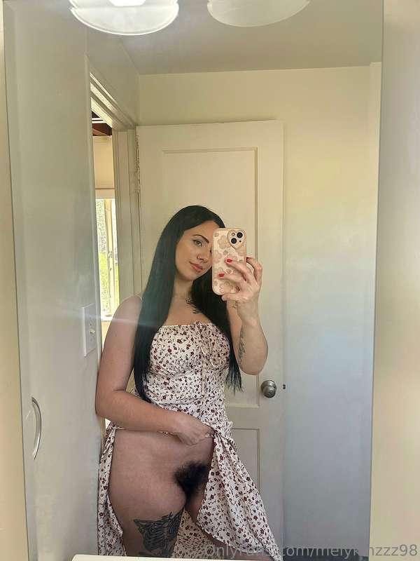Is my bush my best feature?🖤🌳 