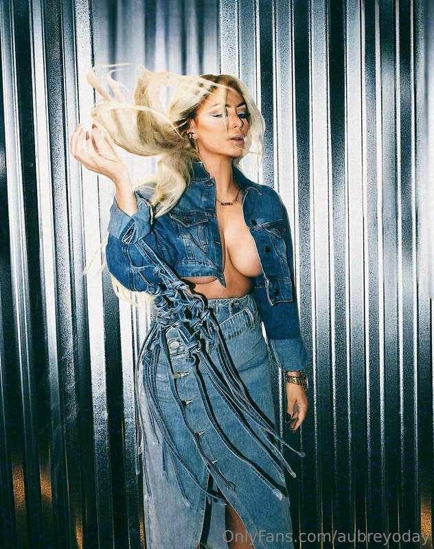 if you don't jump to put jeans on, baby you don't know my pa..