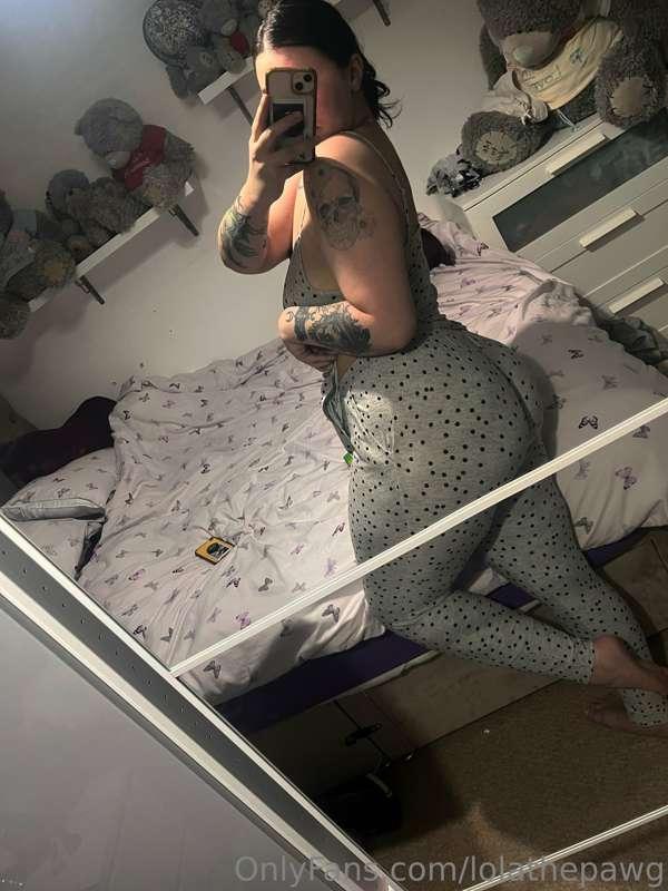 My ass looks too good in pj’s