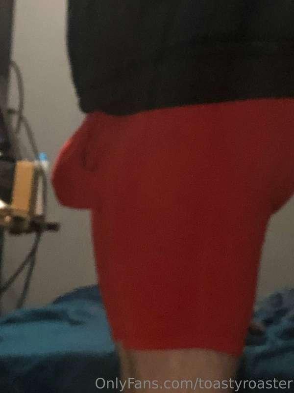 Nice bulge to start your day off with 🍆💦
