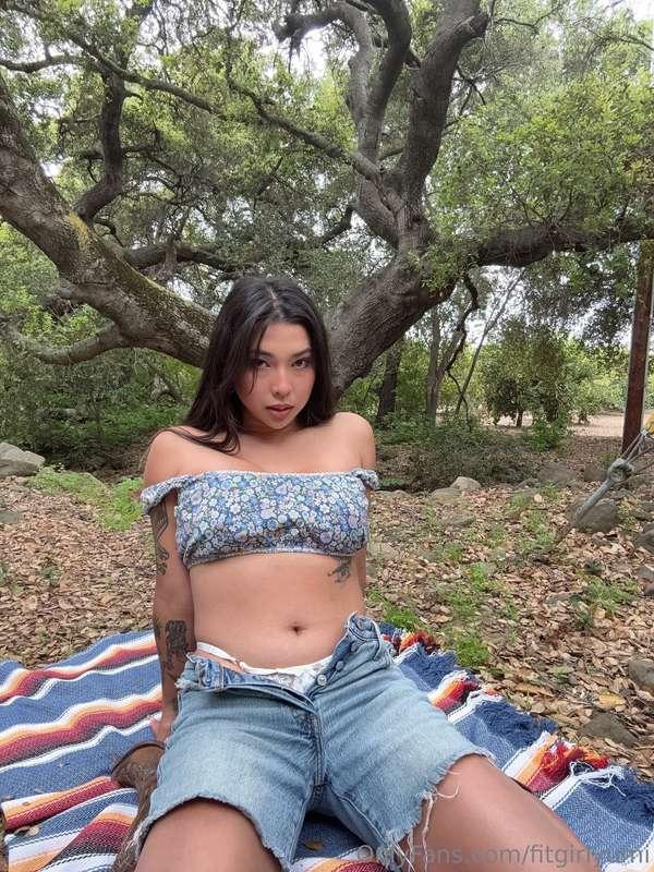 Lazy Sunday loading. 😓 Might slip into something you’d love ..