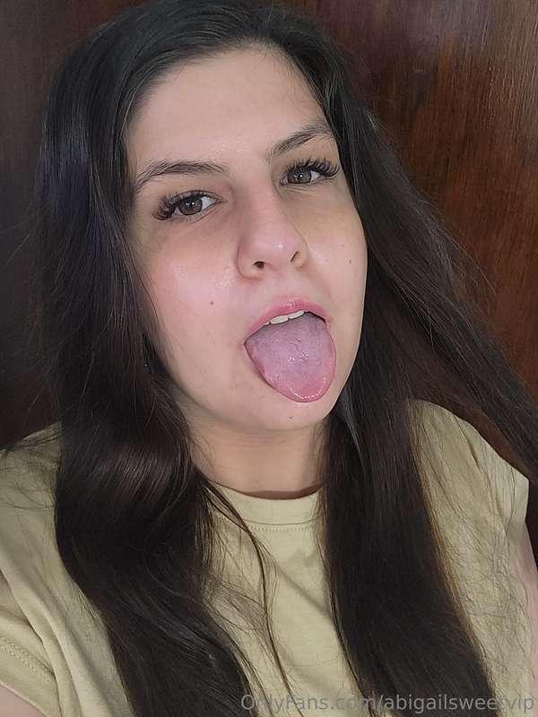 Imagine my face when you are cumming with my tounge out