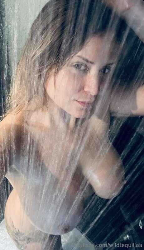 Who love getting wet ?💦💦