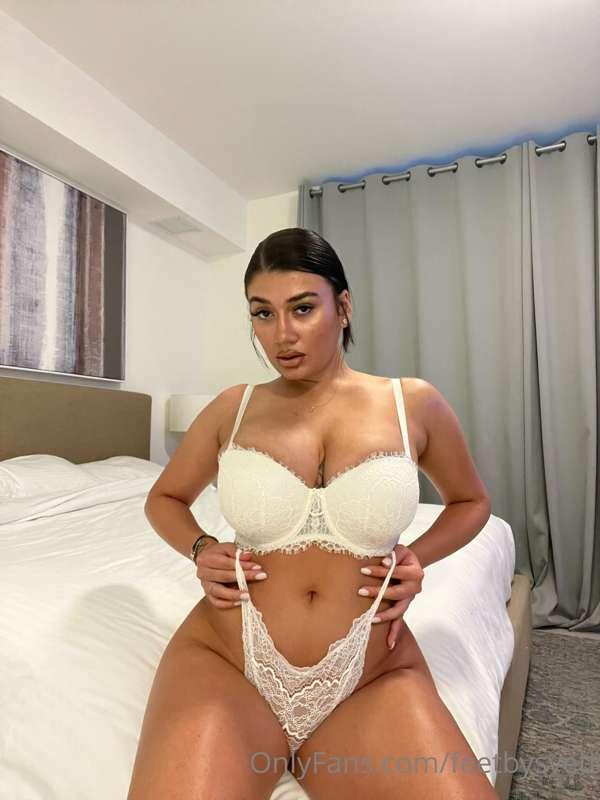 What I'd wear for our honeymoon 🥰🤍🤍  ***Tippers will get thi..