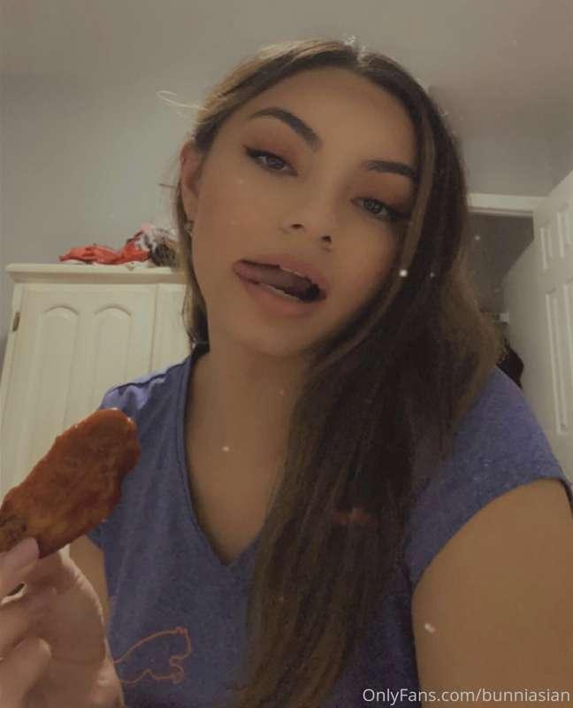These wings aren’t the only meat I’m getting 😈