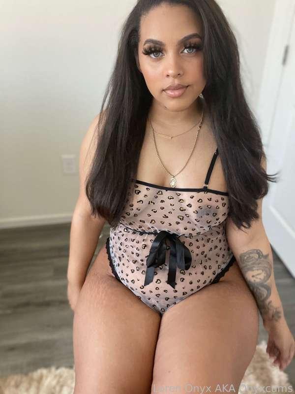 if you see the books are falling…you know it’s your name i’m calling 😏

✎ #nerdy #ebony #cute #pokemon #exotic #bigass #gamer #reader #brunette #fyp 