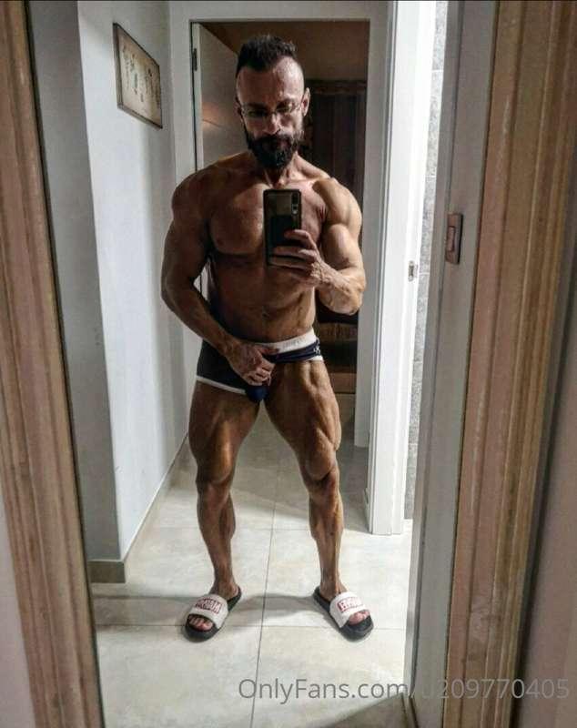 Checking them legs 👌🏻
Revisión de pata 👌🏻