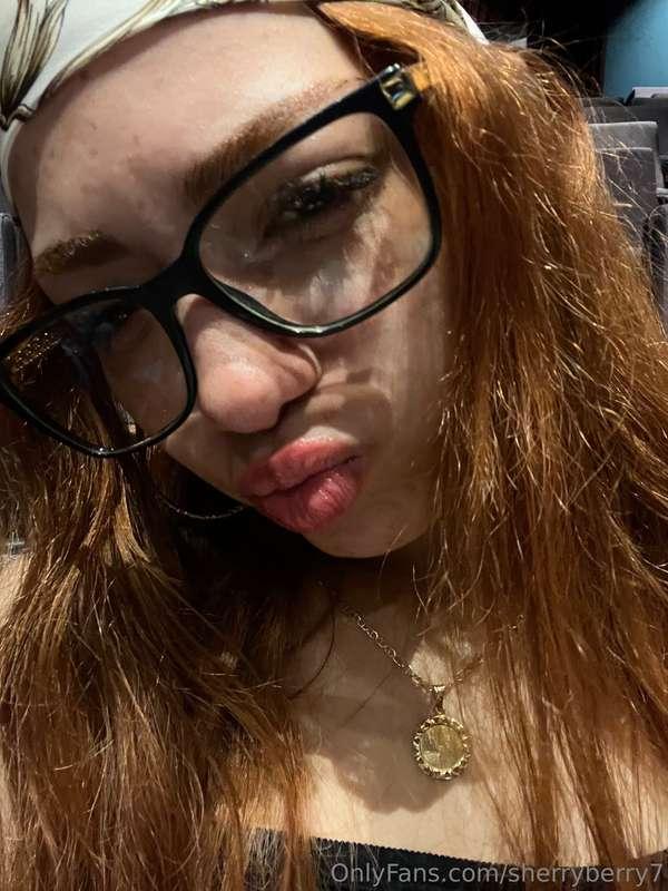 imagine your cum all over this pretty face☺️