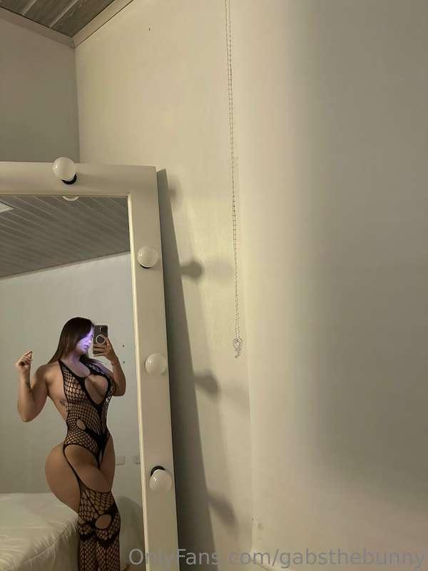 Tu coneja favorita, o no? 🥵 Te gustan mis pezoncitos?😳