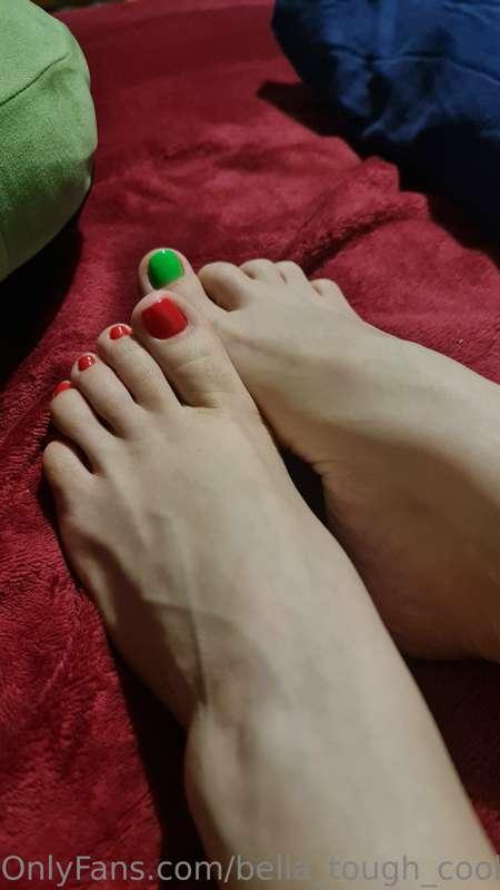 Pretty feet
