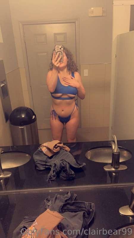 About to go lay by the pool☀️