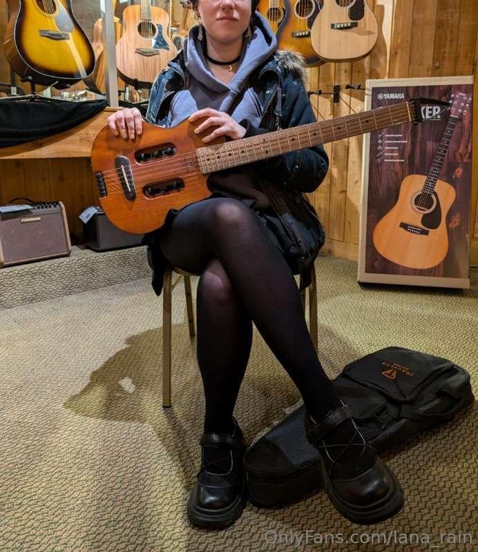 Here's me trying out some traveler type guitars so I could p..