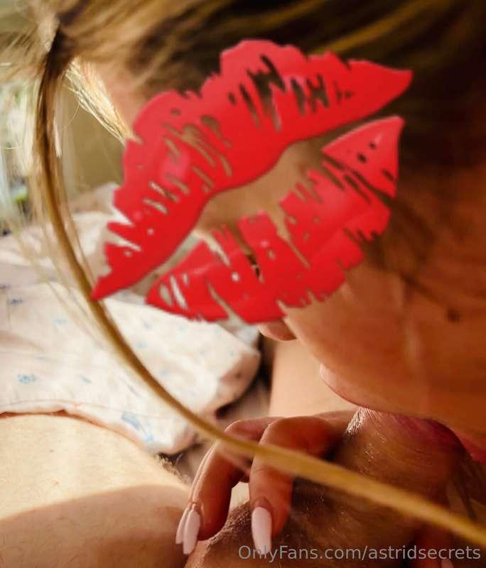 A bj and jerk off video from this morning is up on @astridse..