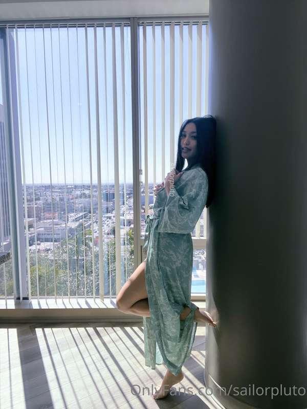 here’s your invitation to join me in my room <3
